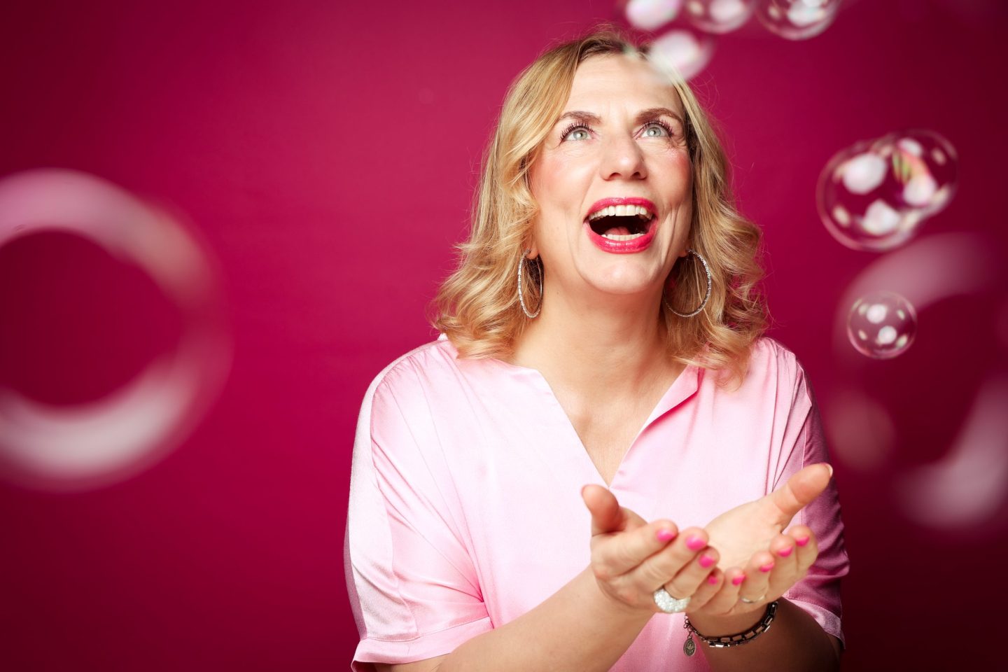 Herzlich Willkommen auf meiner Herzwiese. Hier geht es um Frauengesundheit, Beauty für uns Frauen 40 plus, leckere und gesunde Rezepte, vorwiegend zum Backen. Aber auch um Tipps und Hilfen nach Brustkrebs. Denn ich war selbst erkrankt und habe alles gut überstanden. Ich bin staatlich diplomierte Diätassistentin und habe ein breites Fachwissen über das was ich schreibe. Meine Tipps und Empfehlungen sind fundiert und seriös. Foto: Picture People Herzlich Willkommen auf meiner Herzwiese. Hier geht es um Frauengesundheit, Beauty für uns Frauen 40 plus, leckere und gesunde Rezepte, vorwiegend zum Backen. Aber auch um Tipps und Hilfen nach Brustkrebs. Denn ich war selbst erkrankt und habe alles gut überstanden. Ich bin staatlich diplomierte Diätassistentin und habe ein breites Fachwissen über das was ich schreibe. Meine Tipps und Empfehlungen sind fundiert und seriös. Foto: Picture People